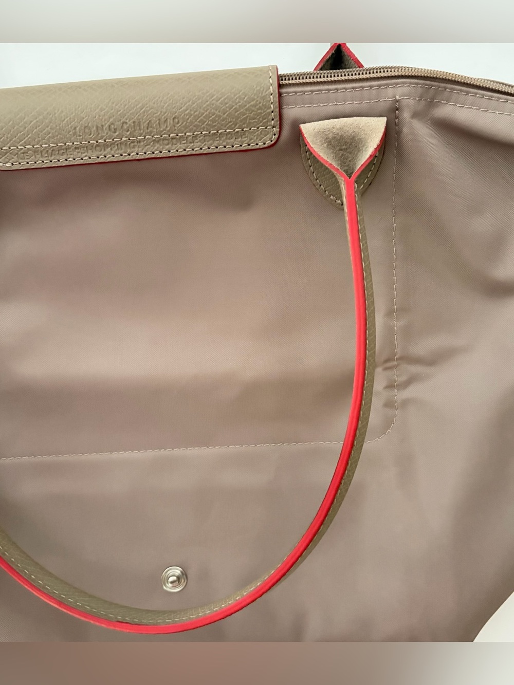 Longchamp Taupe Nylon Le Pliage Tote with Red Trim - Picture 8 of 17